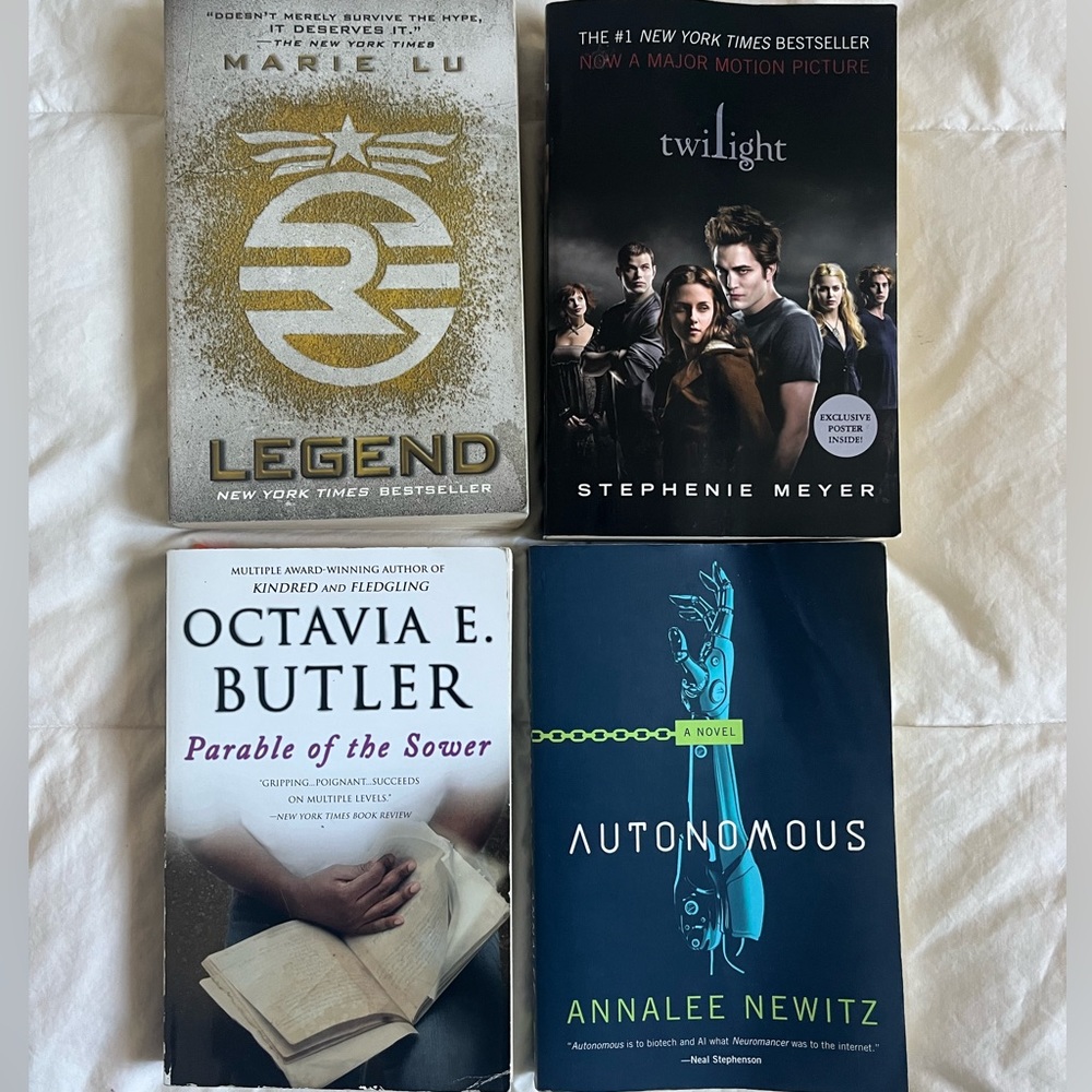 Science fiction/fantasy books